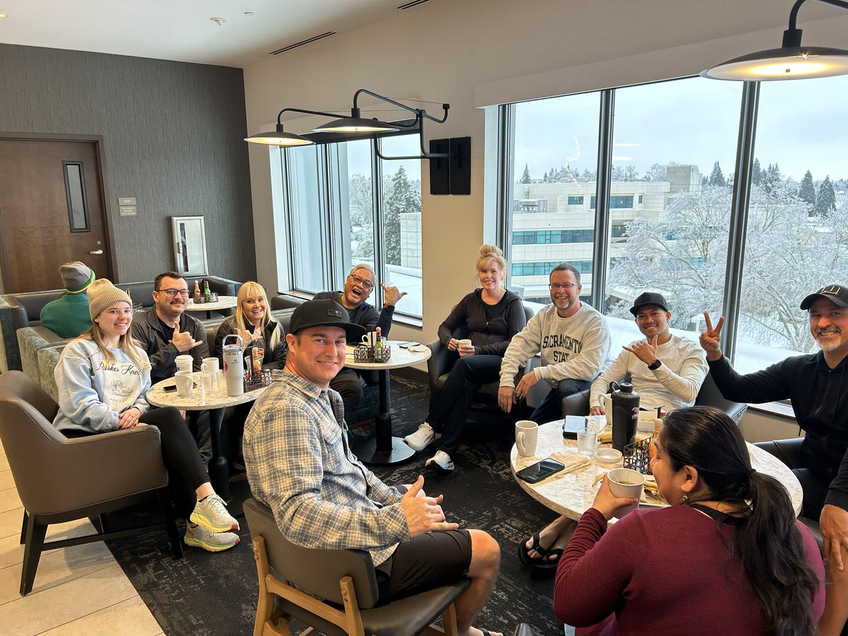 Hey <a href="/SouthwestAir/">Southwest Airlines</a> » me and a crew grounded in Eugene, OR for the past 3 days! They have been awesome to hang out with &amp; hope to see them on another flight in the future.