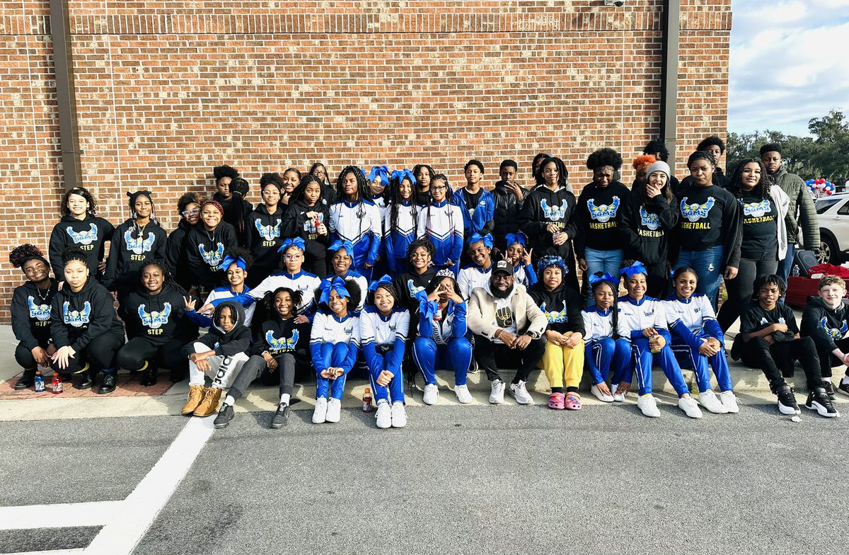 akjohnsonEdS's tweet photo. 2024 MLK Parade!!!!!!!!! We are #SnelsonStrong!!!! @SGTheBestNest https://t.co/1DV9R30j5k
