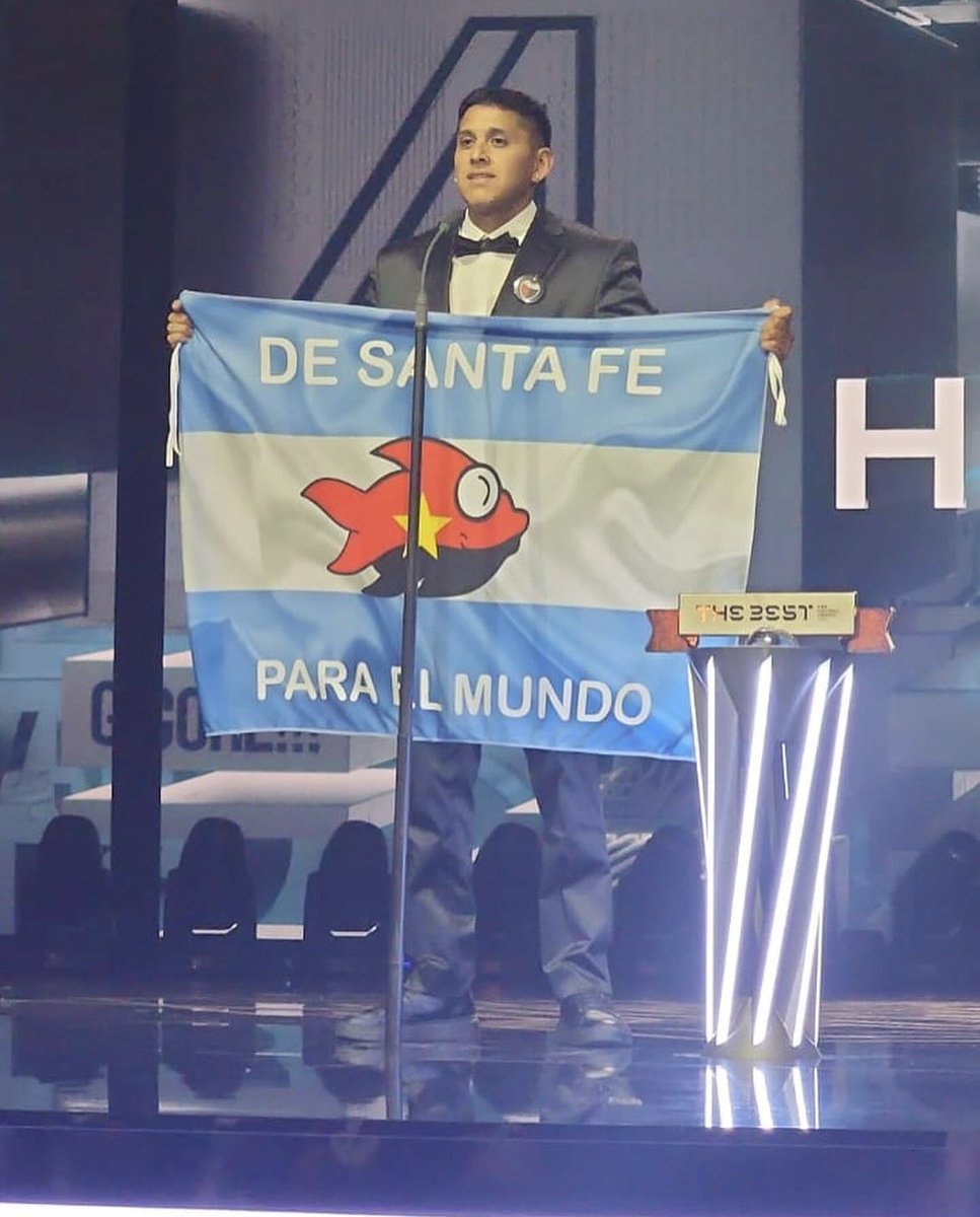 ColonA1Toque's tweet photo. ¡THE BEST SABALERO! ❤️🖤⭐️

👉🏻 Toto Íñiguez se quedó con el premio “The Best a la mejor afición”. ¡De Santa Fe para el mundo! 💪🏻👏🏻 https://t.co/J16ZX4kCXz