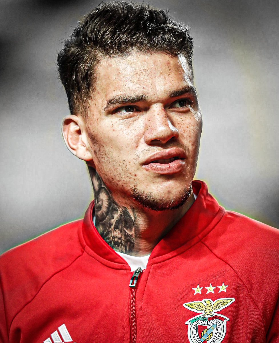1amorbenfica's tweet photo. O nosso Ederson foi eleito o melhor Guarda Redes do mundo pela FIFA, Made in SEIXAL ! 😍🦅 https://t.co/RfjysP5YW1