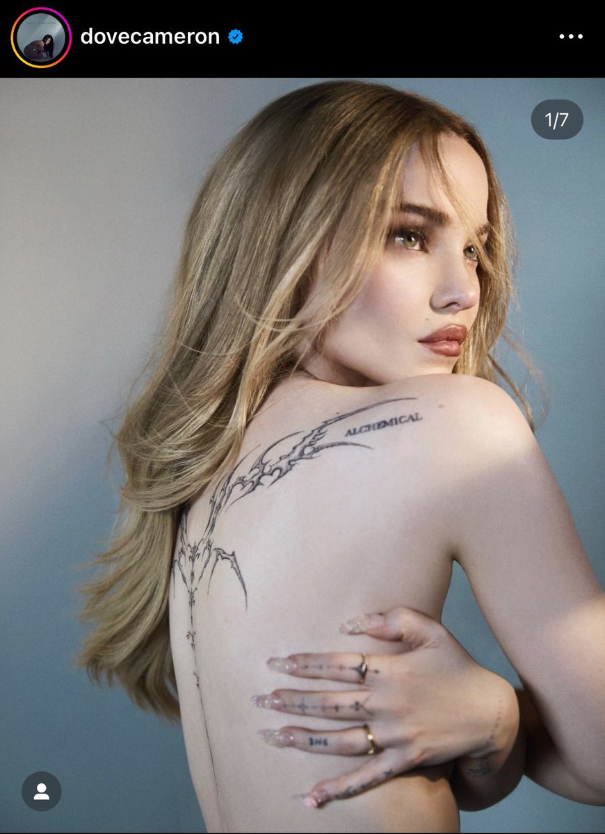 poisitions's tweet photo. DOVE CAMERON ESTA RUBIA DE NUEVO !!! PAREN EL MUNDO ESTE ES EL DIA MAS IMPORTANTE DE LA DÉCADA https://t.co/GFidiSecy8
