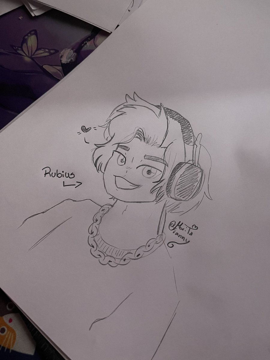 morita_franny's tweet photo. Ola *le muestra un #Rubius que hizo
#rubiusfanart #rubiuh https://t.co/nnhYSqVyOM