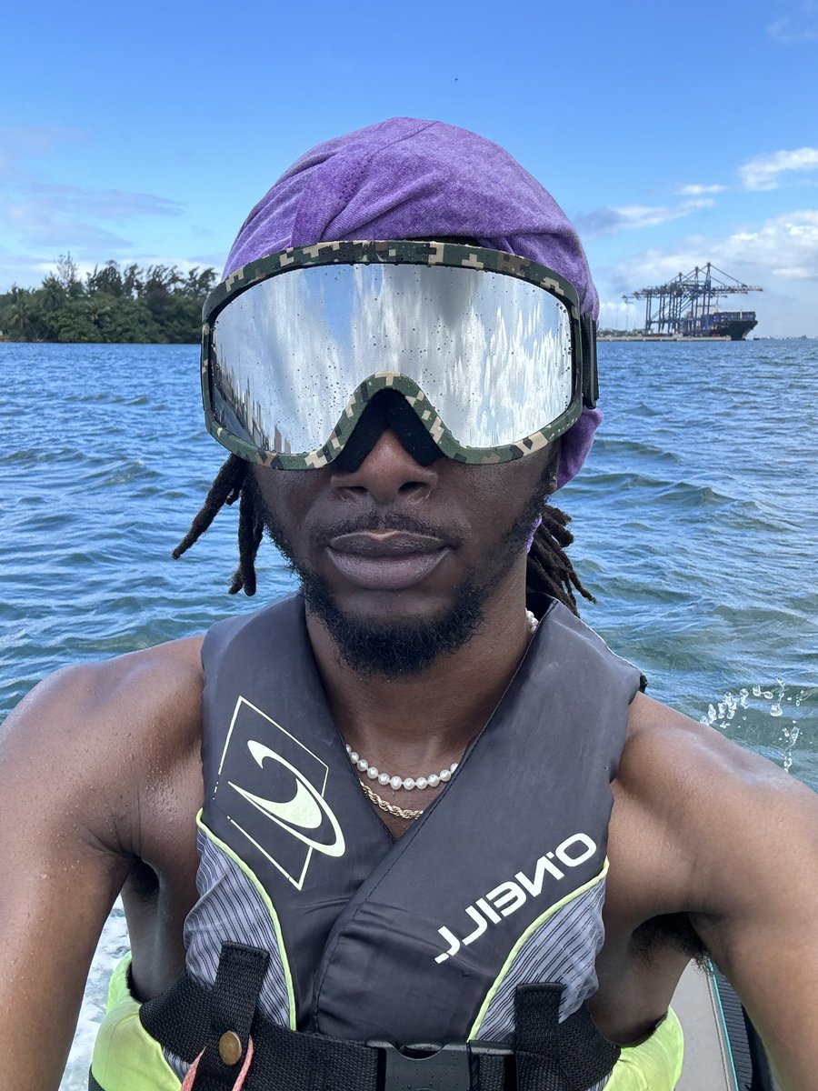 OGJohnTee's tweet photo. I’m da captain now https://t.co/RqH5mnEqiB
