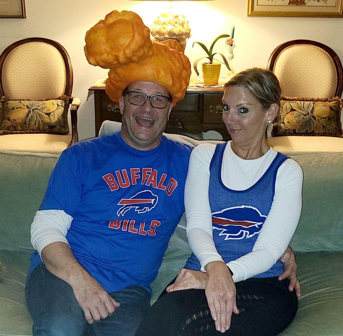 thebalticburger's tweet photo. For the big game, we made wings for my 91yo FIL using Buffalo's Anchor Bar recipe. And presented him with some new headgear. #WingHead #BillsMafia https://t.co/f93O4lx4c1