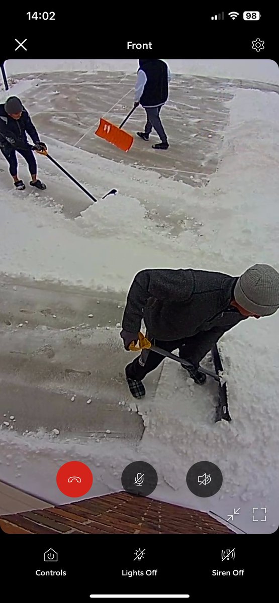 Justme33067's tweet photo. This is what #kindness looks like. My neighbors shoveling my driveway in -5°. I am so #grateful. #bestneighbors https://t.co/jB8Ake4orQ