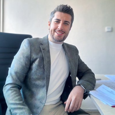 Cemalgumuss's tweet photo. #YeniProfilResmi https://t.co/1L7rNQ5SaM
