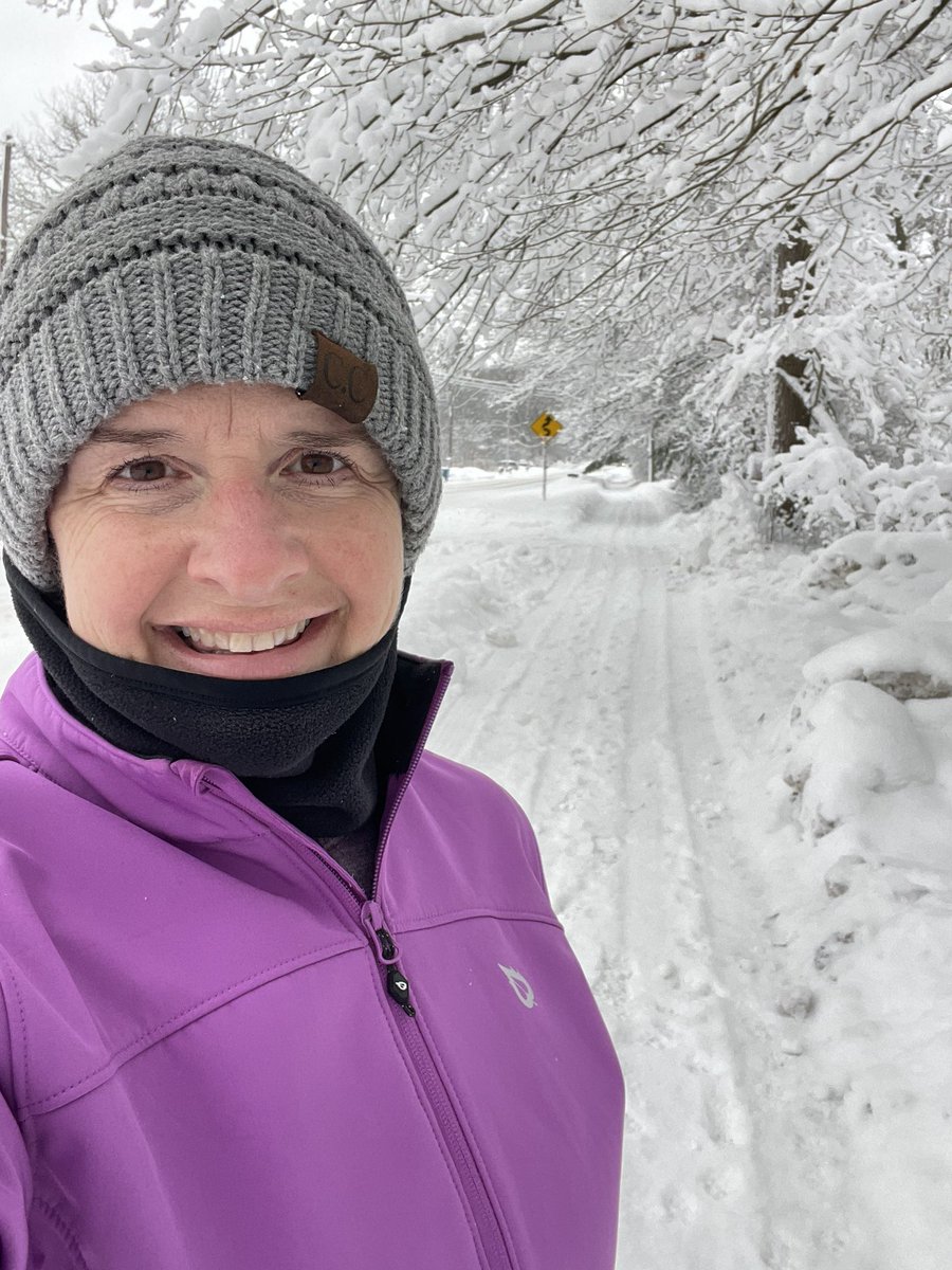 karrie_joy's tweet photo. My mind was here 🌴☀️, unfortunately I was not ❄️. It wasn’t a lot of miles but snowy/icy runs count double - right? 🤪
#stillsnowing
#readyforsomesun
#thinkgoodthoughts
#findyourhappyplace
#chooseyou
#choosehappy https://t.co/68IAEebHJ6