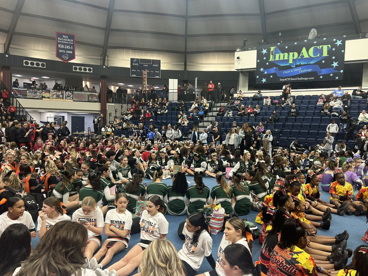 EBHSbearscheer's tweet image. Congratulations to JV and Varsity cheer on their performances at Impact at Brookdale. Varsity took 2nd place to the very talented SJV and JV took 1st place in their division. Proud to be a Bear! 🐻💚 @EB_Athletics @EBHSprinc