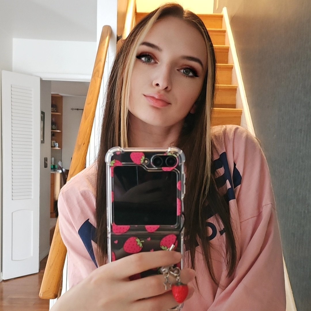 CandyCornCutie's tweet photo. Pink 🎀 https://t.co/3RwGgqDrRp