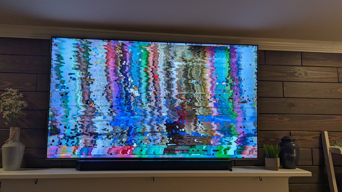 hemenway11's tweet photo. @CBS6Albany  Are you working to fix this before kickoff? #BillsMafia https://t.co/i3rbmupVut