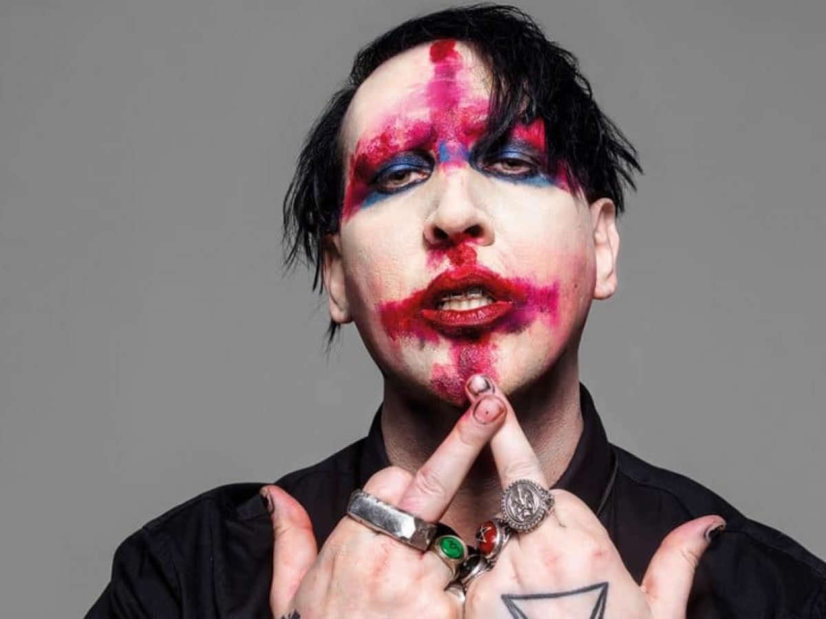 summainferno's tweet photo. #Chismetal | Nos contó un pajarito, que el equipo de Marilyn Manson se encuentra en una paradisiaca playa mexicana, negociando los detalles del regreso de "El Reverendo" a tierras nacionales. https://t.co/6zhA77d8pB