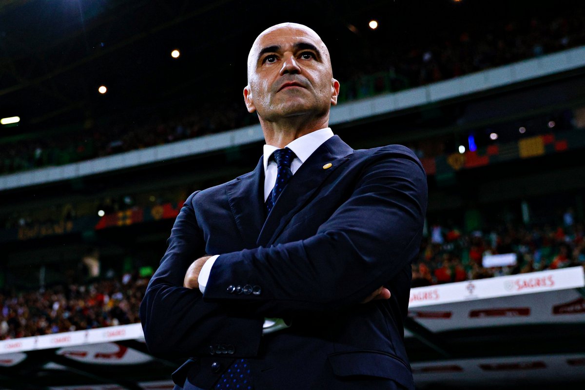 B24PT's tweet photo. Votos de Roberto Martínez no #TheBest:

1.º — Marcelo Brozović
2.º — Bernardo Silva
3.º — Messi https://t.co/LVzeuOcuMi