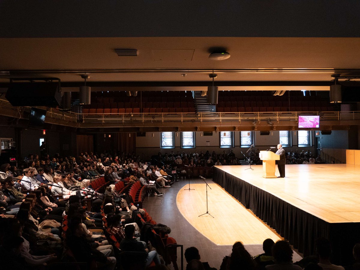 CST_TempleU's tweet photo. Reflecting on the past, embracing the present, and working towards a brighter future together. #MLKDay #CampusUnity #TempleUniversity #Service #Community https://t.co/kWw85CP6KR
