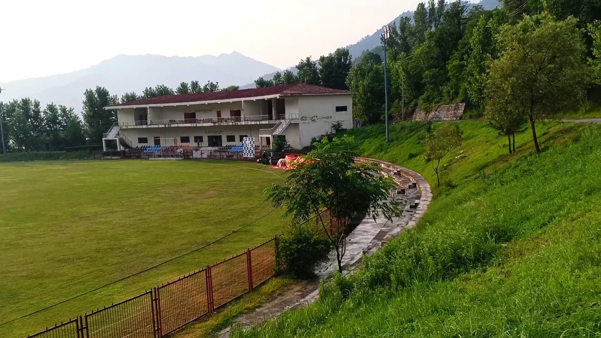 HamidOfficialYT's tweet photo. Where is KASHMIR PREMIER LEAGUE season III 2023 ? #KPL3 @kpl_20 🤔 
Beautiful #BaghCricketStadium 
FULL VIDEO ON Hamid Official YT Channel https://t.co/0oj7dnxFUW