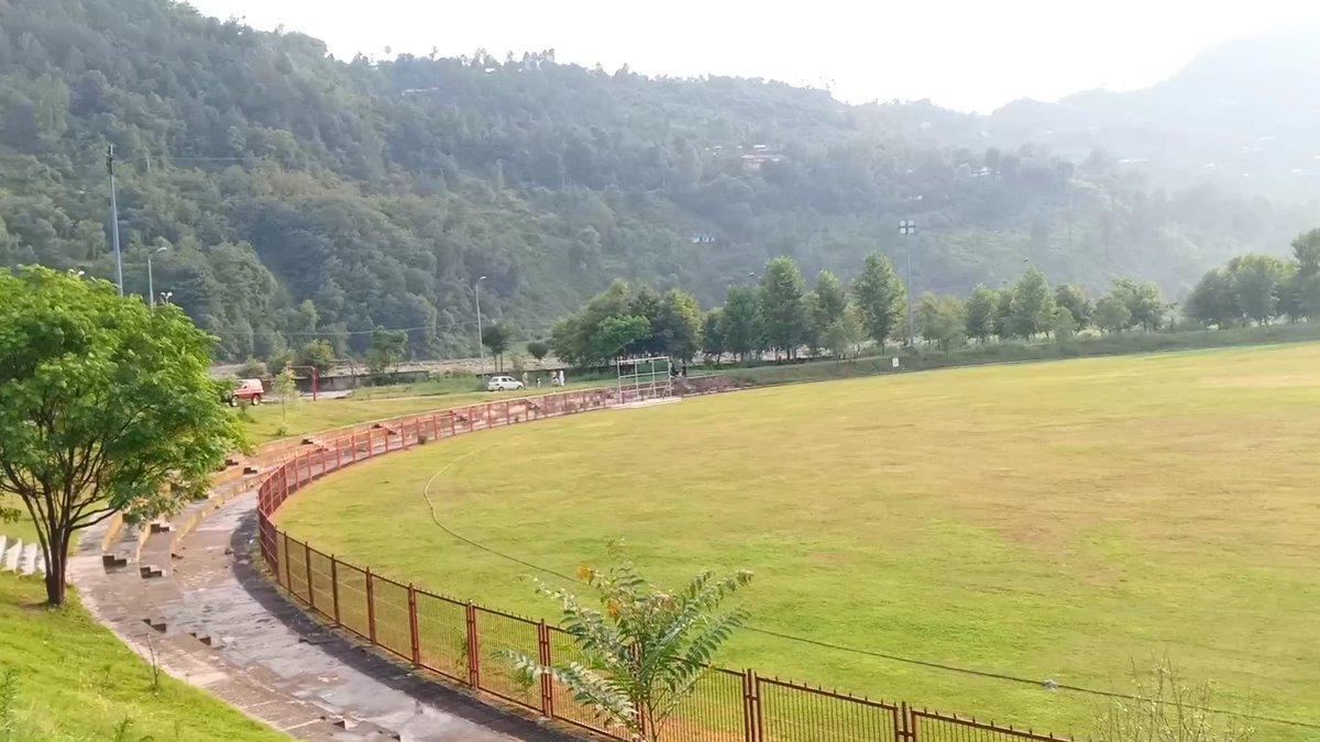 HamidOfficialYT's tweet photo. Where is KASHMIR PREMIER LEAGUE season III 2023 ? #KPL3 @kpl_20 🤔 
Beautiful #BaghCricketStadium 
FULL VIDEO ON Hamid Official YT Channel https://t.co/0oj7dnxFUW