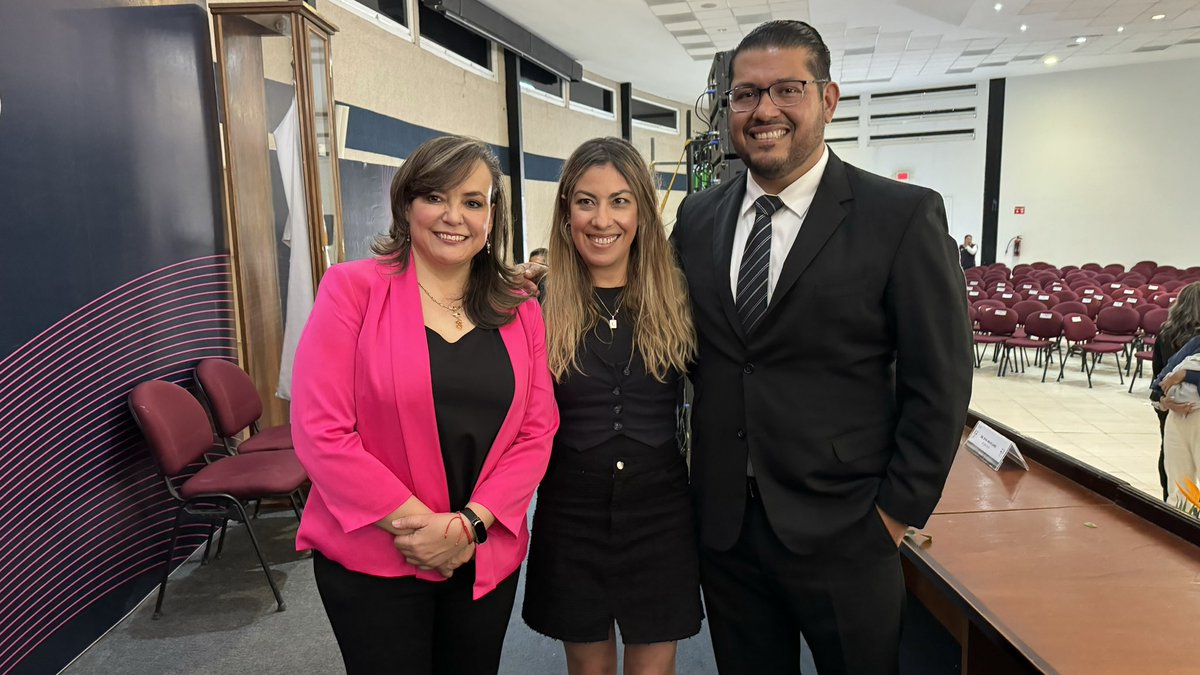 JaviSalinasUAQ's tweet photo. Ahora nos tocará andar otro camino, pero con la confianza de que haremos lo mejor para nuestra Universidad. 

Felicidades Rectora!!!

#CrecerEnLaDiversidad
#SerUAQ https://t.co/EA0h9bL4CJ