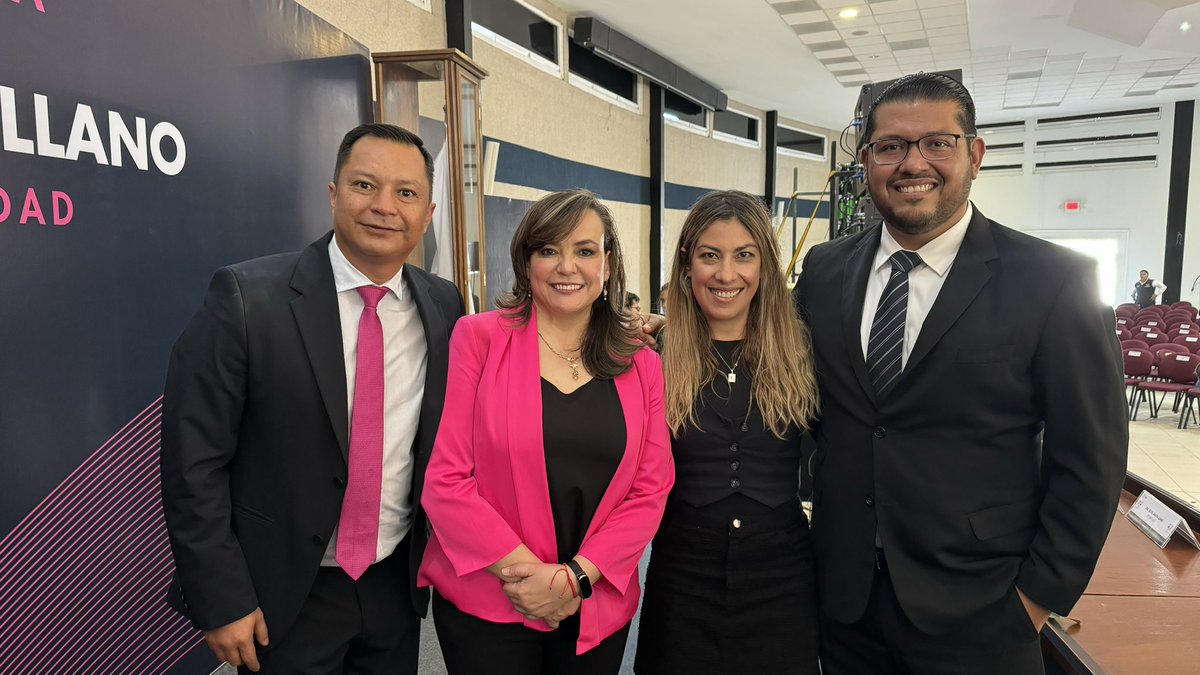 JaviSalinasUAQ's tweet photo. Ahora nos tocará andar otro camino, pero con la confianza de que haremos lo mejor para nuestra Universidad. 

Felicidades Rectora!!!

#CrecerEnLaDiversidad
#SerUAQ https://t.co/EA0h9bL4CJ
