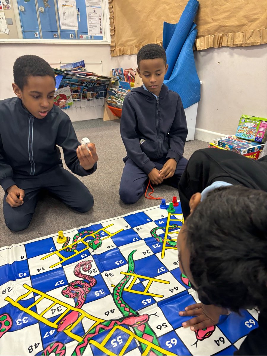PPS_SRB's tweet photo. Playing structured games encouraged us to take turns, share, wait, play fairly, and engage in conversations about what we were playing. #amber class #Sharing #learning rules #social skills https://t.co/TTSEkniPfg
