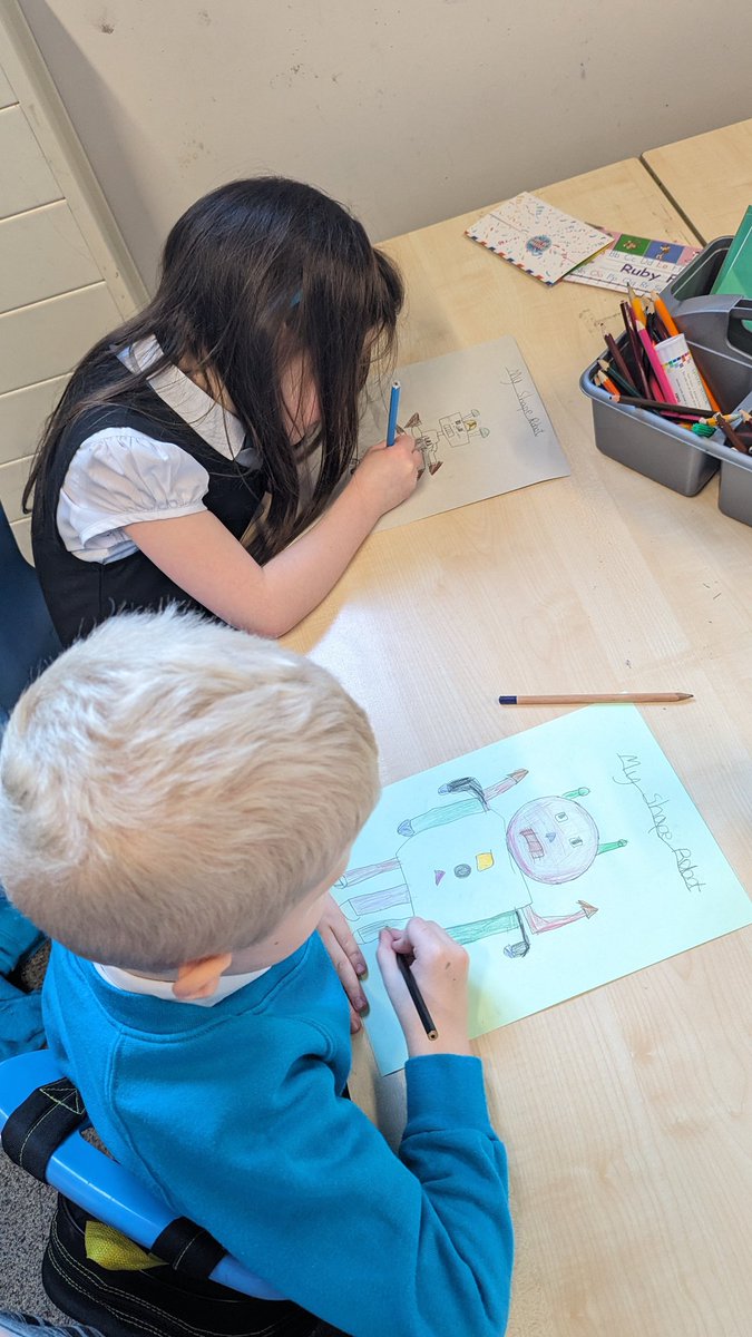 MrsLynn_P2_1's tweet photo. Check out our 'Shape' robots π€© #2DShape @GreenhillPS https://t.co/LSkXt4PwCS