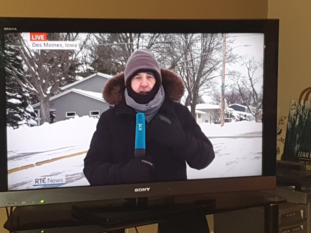 osullivand's tweet photo. 'Life threatening cold days @rtenews in #IowaCaucuses but why does every channel feel the need to do interviews outside? #WeKnowItsCold @seanwhelanRTE get warm inside. https://t.co/jyUwtLW47O