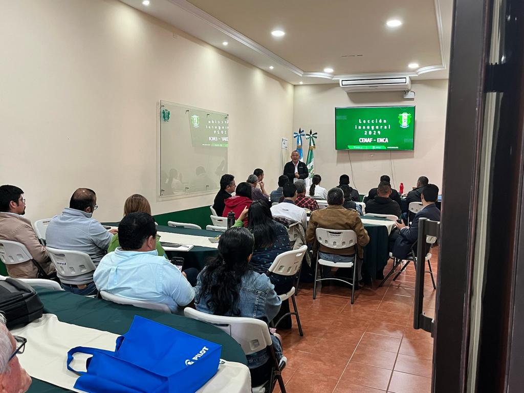 enca_gt's tweet photo. La Escuela Nacional Central de Agricultura mediante el Centro de Estudios Nacionales Agropecuarios y Forestales -CENAF- en cumplimiento de lo establecido en el Artículo 79 de la Constitución Política...
#ENCA #Establecimientos #CENAF #Taller https://t.co/YvpeUzH8Ql