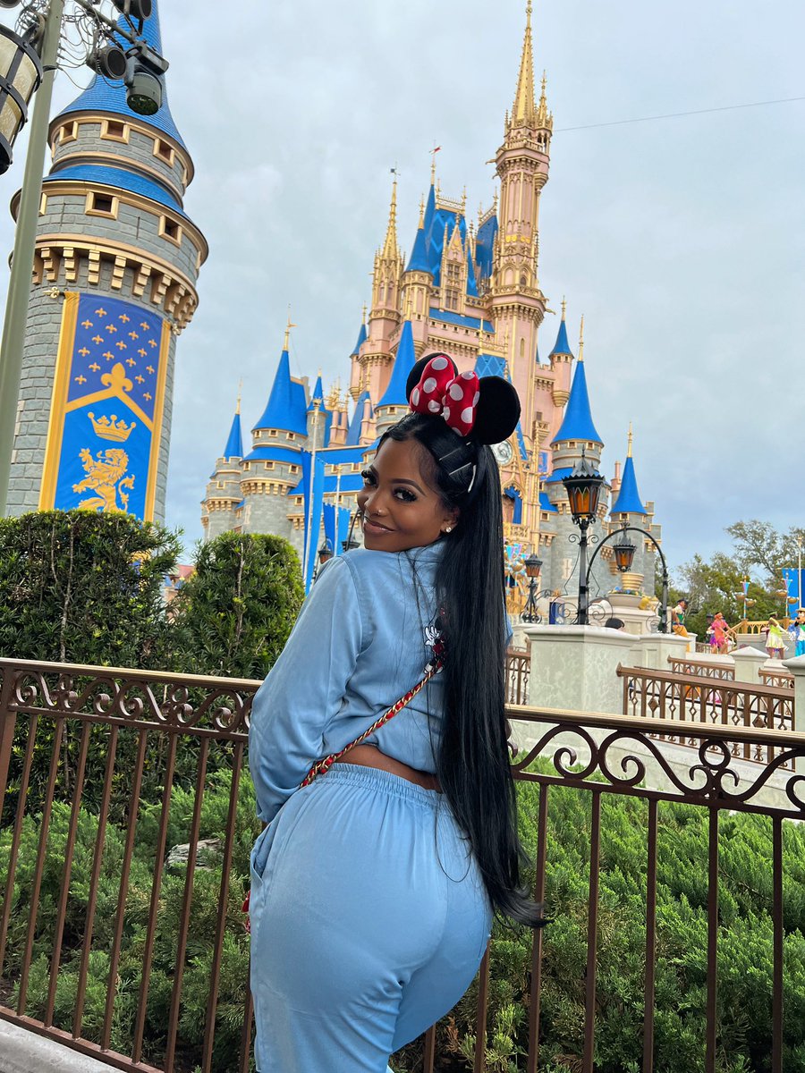 dearra's tweet photo. the prettiest when you’re happy ❤️ https://t.co/Ss7wyVvZHD