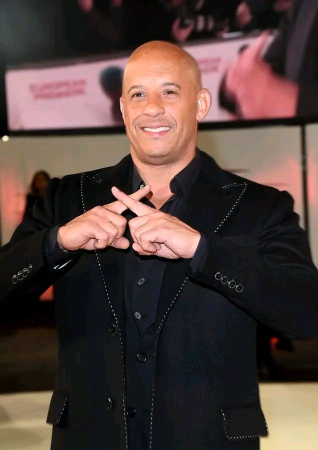 SinclairMa48293's tweet photo. I’m looking out to see my most devoted fan, if you’re truly a fan of mine, can I get a big YES!!! Through the message button 
I YOU ALL❤️❤️❤️❤️❤️❤️❤️ https://t.co/4KV0l0Hwfs