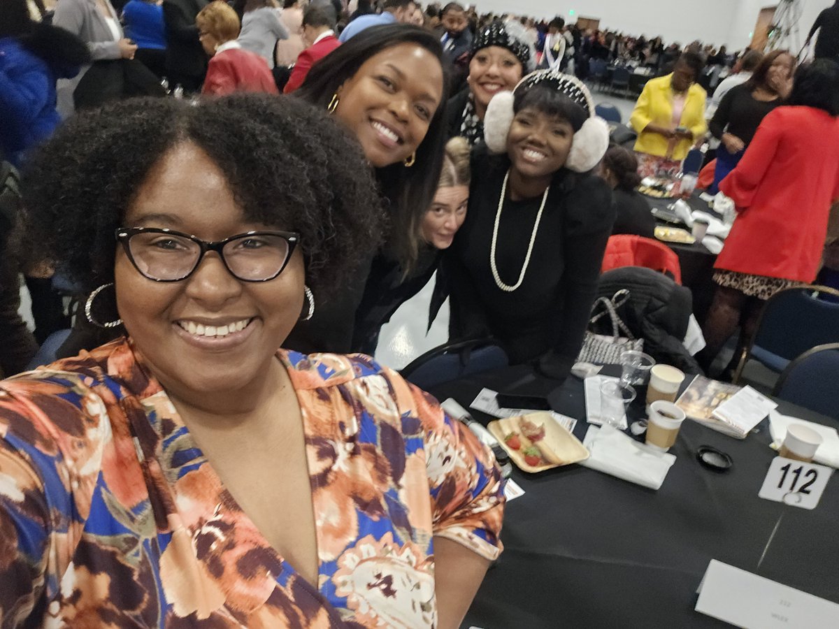 DGCrutcher's tweet photo. I hope people left the Unity Breakfast feeling challenged. I know I did! Thanks to the wonderful men of ΑΦΑ Fraternity Inc. for hosting such an amazing and encouraging event #AlphaUnity30 #LEX18 https://t.co/W4wZ6qS4H4