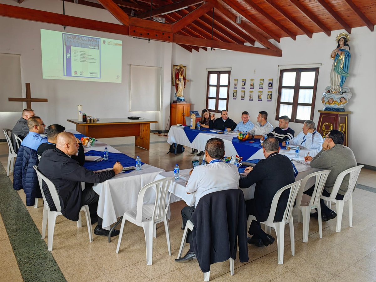 diosonriocol's tweet photo. Este lunes 15 de enero, los diferentes delegados episcopales de la diócesis de Sonsón Rionegro tuvieron la primera reunión del año para abordar los diferentes retos pastorales que se plantean para este año 2024 y las propuestas de trabajo de cada una de las áreas y delegaciones. https://t.co/N7McGxv1tA