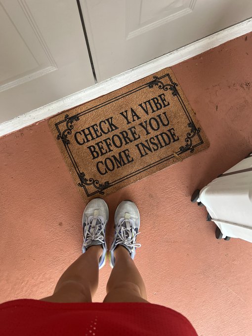 Bro 😂 @Dayskiid https://t.co/TpfqBJiON2<a class="tags" href="/tag/dayskiid">@dayskiid</a>