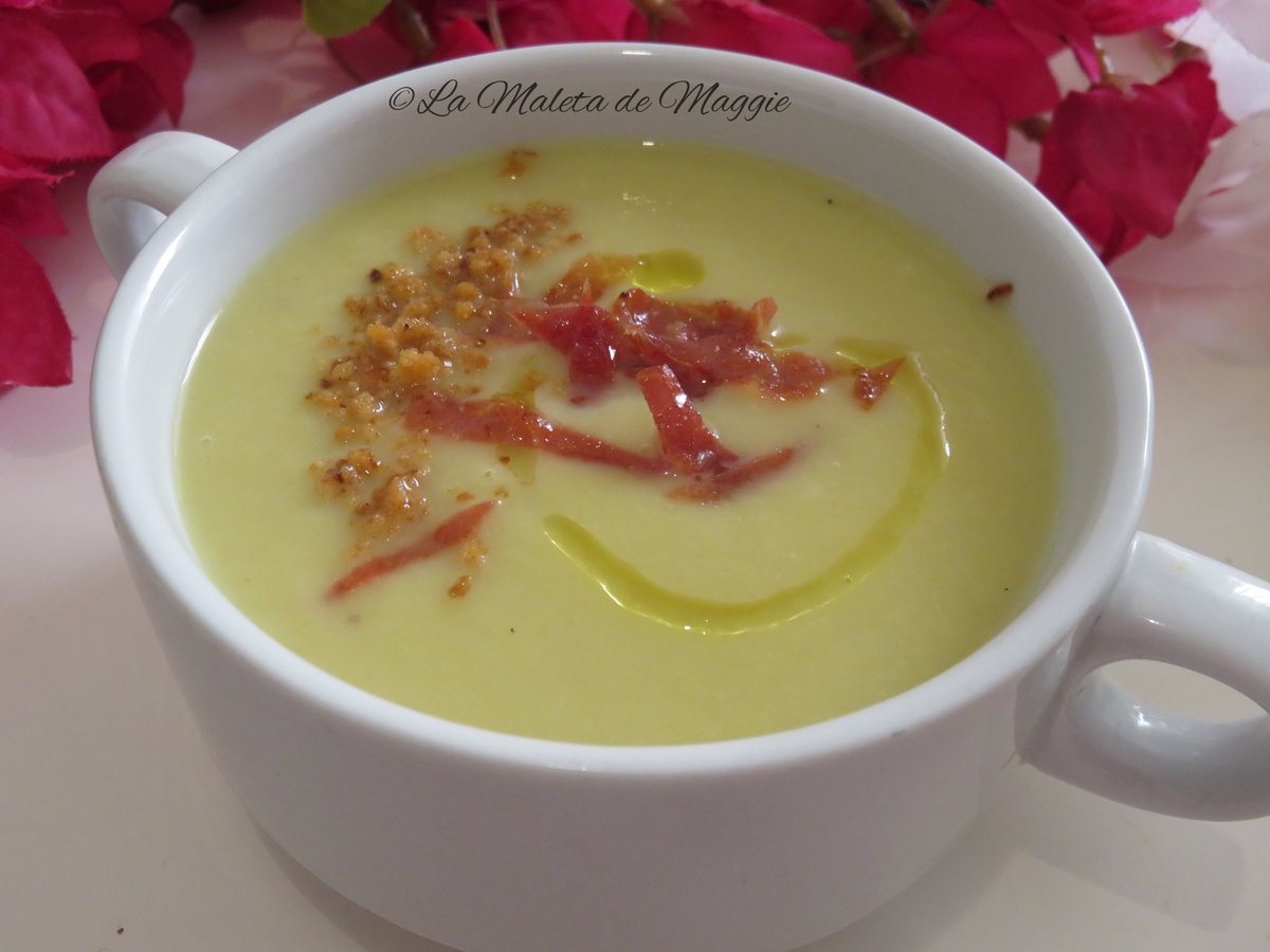 Vichyssoise de manzana😍 #recetas #recipe #food #foodie #vichyssoise #manzana 
receta en➡️lamaletademaggie.com/sopas/vichysso…