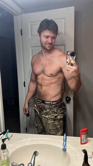 Logging online and getting out of all these clothes! Had to stay warm while shoveling the driveway ❄️