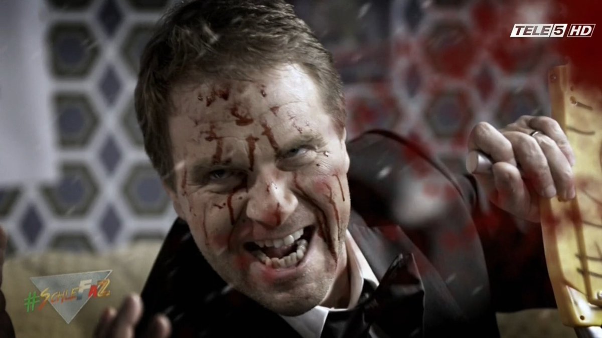 QueenMopp's tweet photo. Without downloading new pics where are you mentally?
#SchleFaZ #Sharknado2 https://t.co/1PedwW8mnW