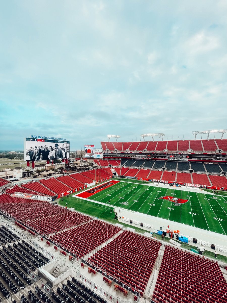 The stage is set for MNF 🏈 🏟️