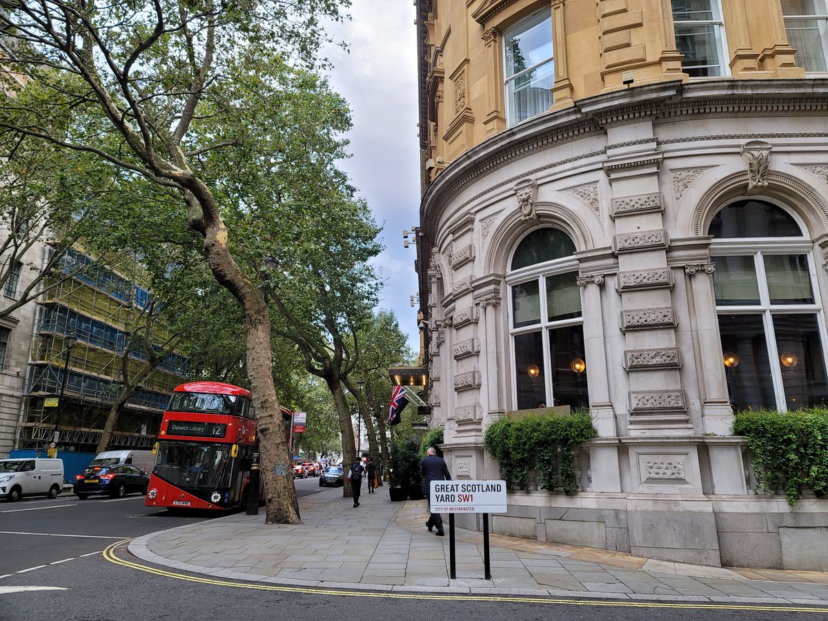 ReaseStoneheart's tweet photo. Hadn't been sharing my adventures in Scotland. WHOOP. I got so excited about finishing my Novel and getting it up, lol.

Here's my time wandering around London before catching a train North. Spent 3 days here and it was absolutely amazing.

#adventure #traveling #travelingwriter https://t.co/U13c06GT5u