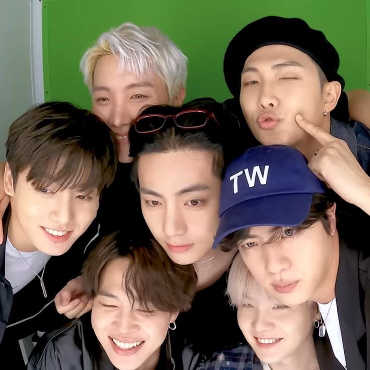 kiminjoonss's tweet photo. -SEGUNDO HILO DONDE ENCONTRARÁS TODO EL CONTENIDO DE PAGA DE #BTS QUE HE COMPARTIDO PARA BABY ARMY 💜 📂💜

-No resubir el contenido que comparta, cuidando en mencionar a los chicos directamente, pueden banearme hybe la cuenta ☝️😪 https://t.co/je2N9eZ8VA