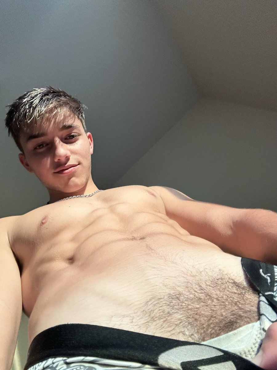 flowasthetao's tweet photo. Hey guys! Comment what you think of my pubes! Also new dick pic on https://t.co/gf3ZpMeGoo Check previews for free! 😁❤️ https://t.co/1tMdGtu7ah