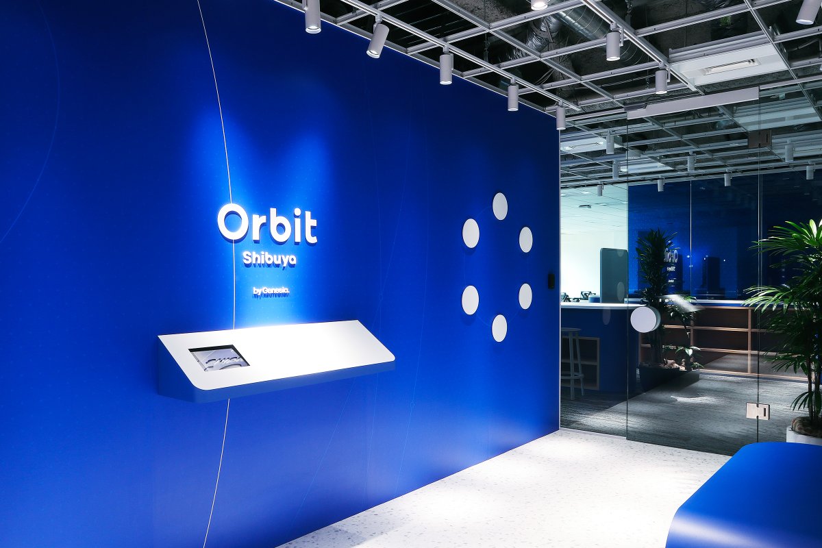 wariemon's tweet photo. ジェネシア・ベンチャーズの新オフィス『Orbit Shibuya』のネーミング・ブランドデザインを担当しました。空間デザインは@CANUCH_Incさん。投資先のスタートアップが大きな「軌道」を描いて成長していくための出発点となり、新たな可能性と繋がりがうまれる場となるようにという思いを込めました。 https://t.co/fTfX6VL59u