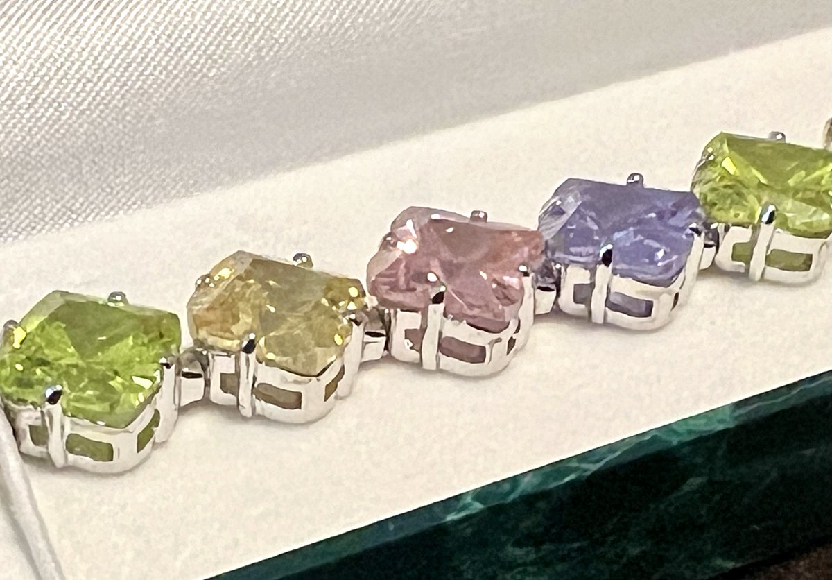 PRICE DROP #SUZANNESOMERS BRACELET 925 #SterlingSilver CZ Simulated GEMS #Multicolor #Gemstones NEW NIB 

#glitzy #ebayfinds #giftideas #valentinesday #specialgifts #bracelet #collectible #jewelrygifts #giftsforher #gems #VintageJewelry #designerjewelry

 ebay.com/itm/2665988734…