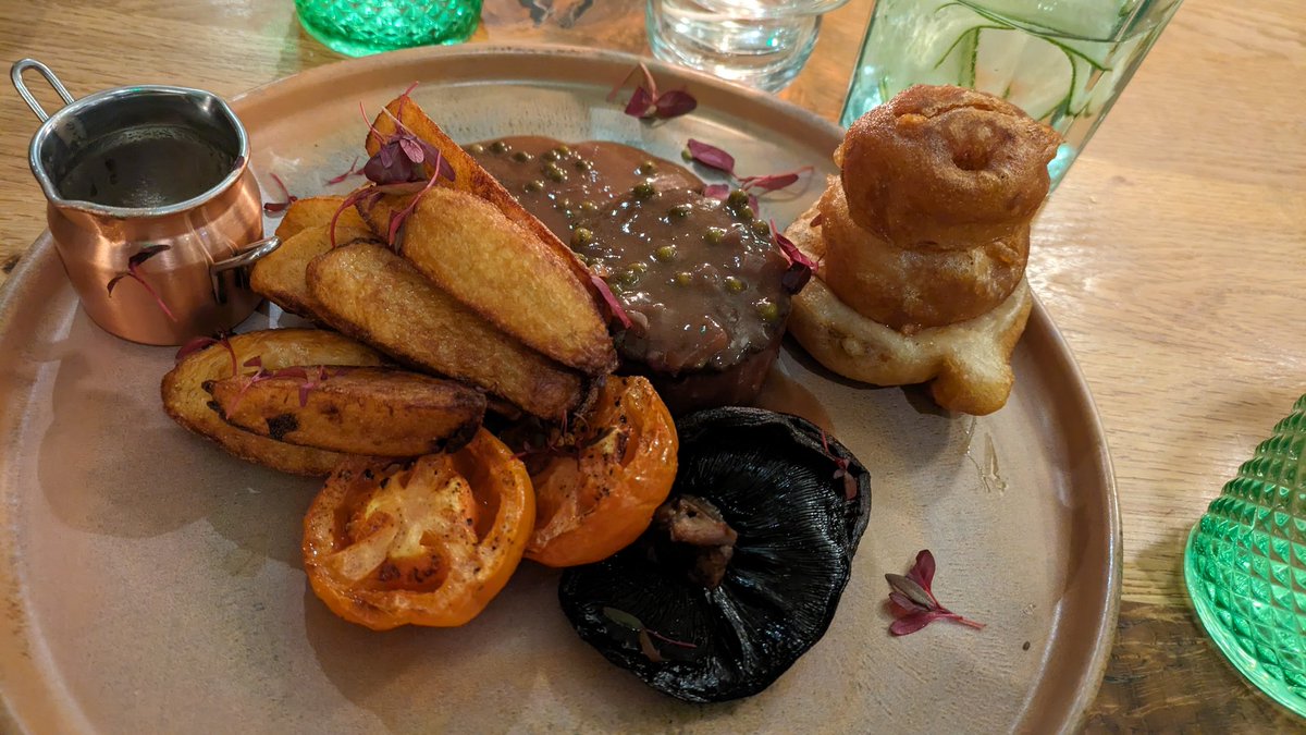 ⓋeganOliⓋe tweet media