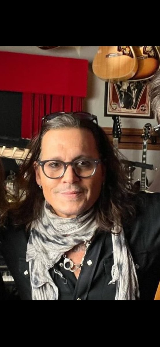 I like this look. I don't know what's different but he's slaying
#JohnnyDepp #JohnnyDeppIsLoved #JohnnyDeppIsALegend #JohnnyDeppIsMoreImportant #HollywoodVampires #JohnnyDeppKeepsWinning 
(Credit to owner)