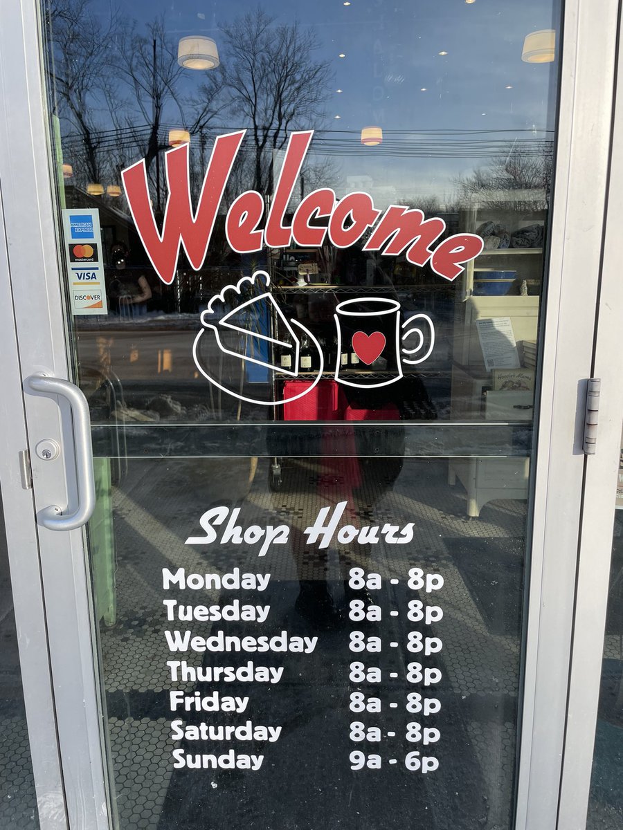 For our third anniversary <a href="/812filmreviews/">Robert Daniels</a> and I braved the cold to get pie and coffee at <a href="/HMPC/">Hoosier Mama Pie Co</a> and @dollopcoffeeco in Evanston 💞🥧☕️