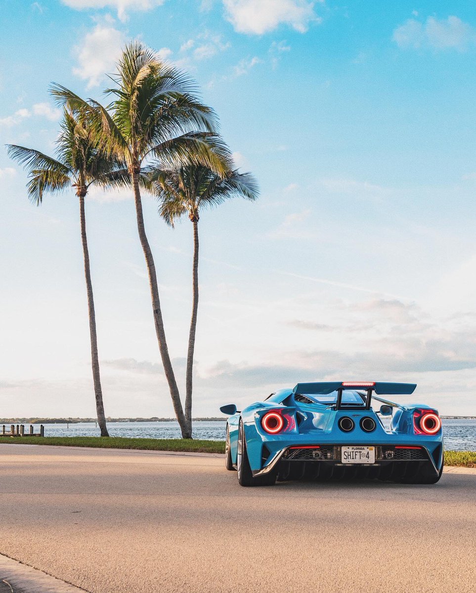 KFLETCH___'s tweet photo. Went up north with a $1,000,000 Ford GT https://t.co/HMDGaruXUF
