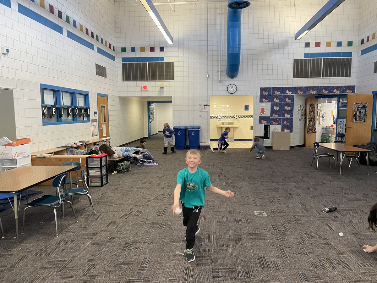 MrsDiercksClass's tweet photo. On a cold day, we had a sight word snow ball fight at KoMet Academy! #lovefirstgrade
@KMElem https://t.co/HdZ34Dia1t