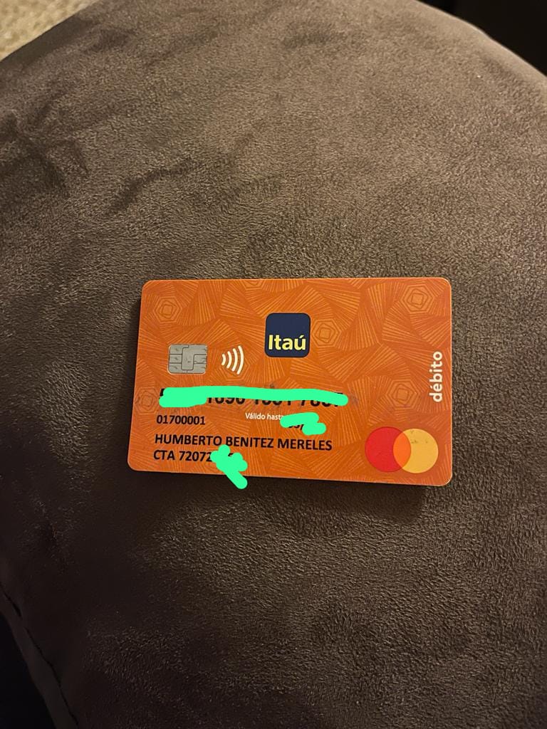 rodrirojas_'s tweet photo. Tarjeta de itau a nombre de HUMBERTO BENITEZ MERELES, encontrada en el cajero del banco sudameris adherido a la farmacia catedral sobre la victoria. RT para que su dueño pueda recuperar 👌🙌 https://t.co/leVYSuJrHg