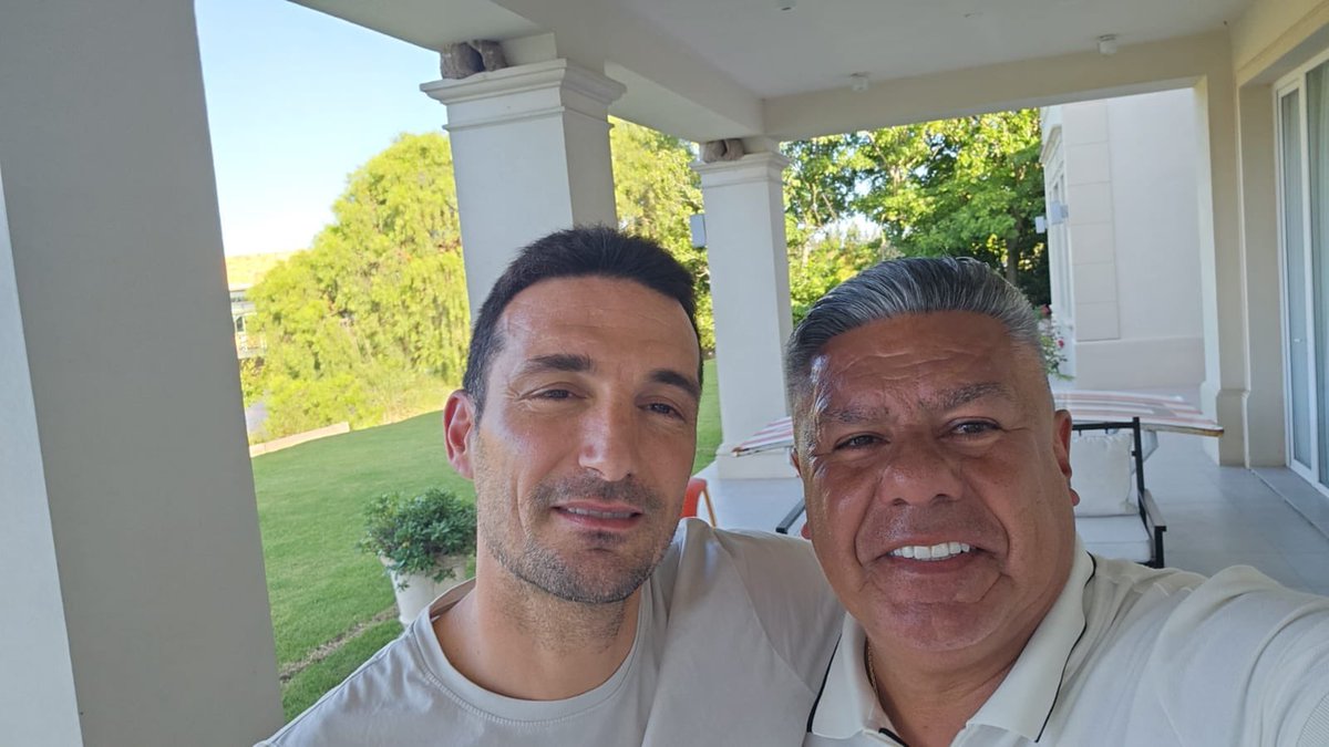 tapiachiqui's tweet photo. Que bueno fue verte, Gringo 🤝 !!!!!!

#ScalonetaModoOn 🇦🇷 https://t.co/qyOUyik8Jk