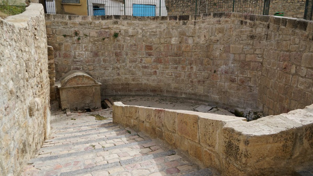 maelassal's tweet photo. #Mila Fontaine Ain Le Bled (source de la cité). Elle remonte à l'époque romaine dont l'eau coule toujours avec abondance. Construite sous le règne de l'empereur #Hadrien, cette fontaine, était une partie intégrante du Forum de Milev 🇩🇿 
#الجزائر 
#Algérie https://t.co/aZoKFPmzLn