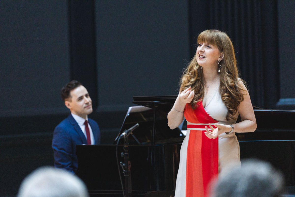 niallkinsella's tweet image. A few photos from yesterday’s French song recital “L’heure exquise” with the magnificent @SandraOman1 at @TheHughLane, where we performed songs by Fauré, Chausson, Hahn, Satie, Yvain, Messager and Poulenc’s epic monologue “La dame de Monte-Carlo”. What joy! 🇫🇷🎶❤️

📸 Aaron Corr