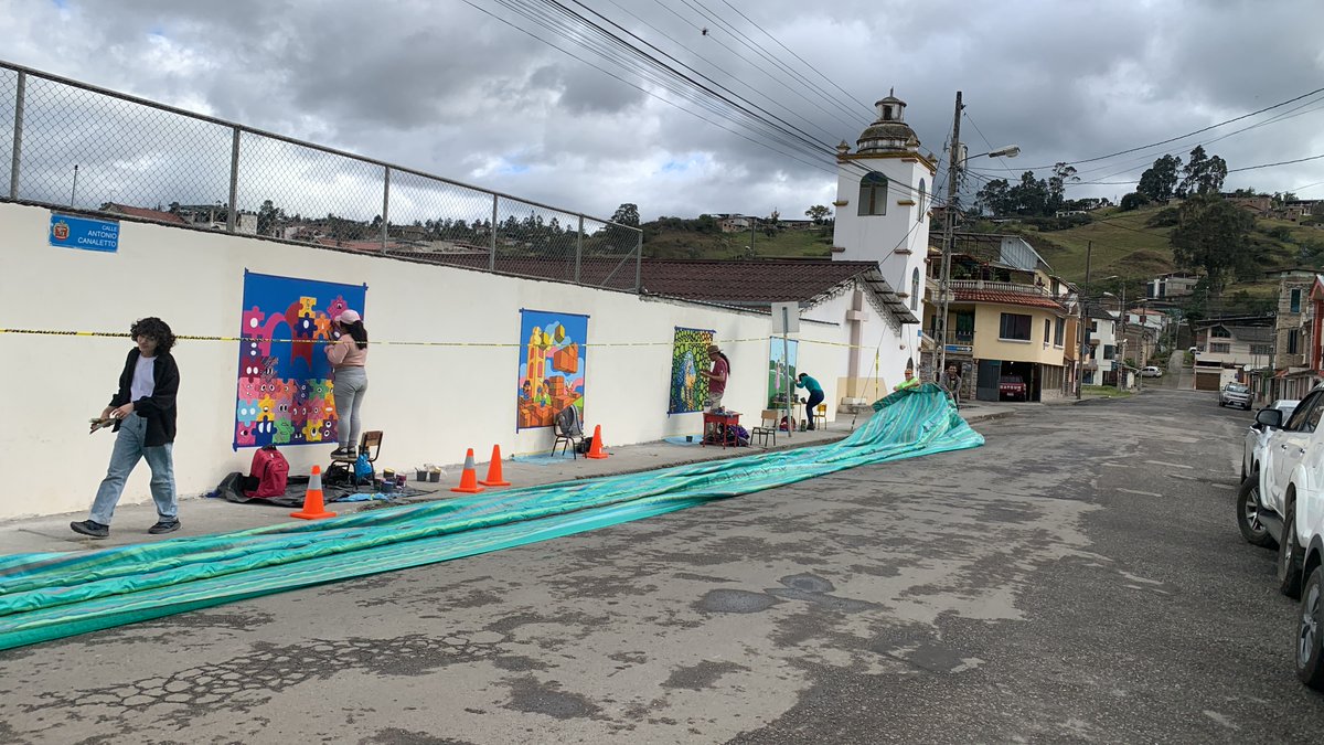 utpl's tweet photo. 🎓 #UTPL impulsa el proyecto de vinculación "Murales" liderado por la carrera de #ArtesVisualesUTPL en el Barrio Sauces Norte, alineándose con la meta 9 de los #ODS. 🌍
💙 Contribuyendo a la construcción de infraestructuras resilientes y fomentando la revitalización de espacios públicos.. 🎨🏗️
📝 Lee más información, en la siguiente nota 👉 https://t.co/bApJJz7lDY