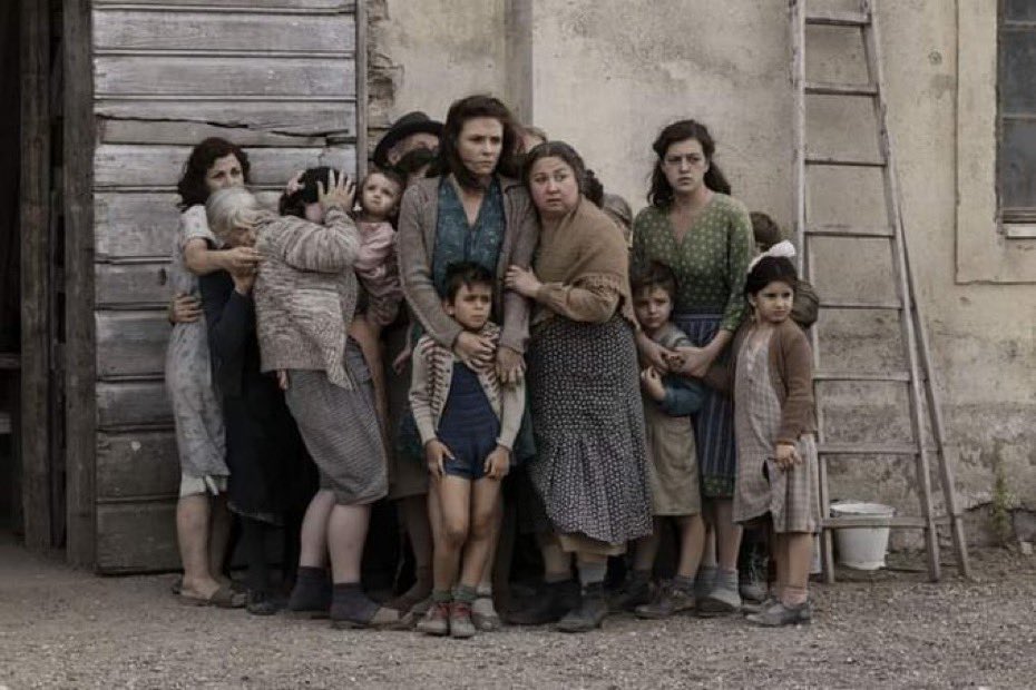 marcoluci1's tweet photo. Questa serie tv #LaStoria è davvero una gran bella produzione firmata #RobertoSessa per #PicoMedia con una bravissima #JasmineTrinca e un cast d'eccezione. Ottima la regia di #FrancescaArchibugi @RaiUno @RaiPlay #RaiFiction #labuonatv https://t.co/RZeIwSrg1Q